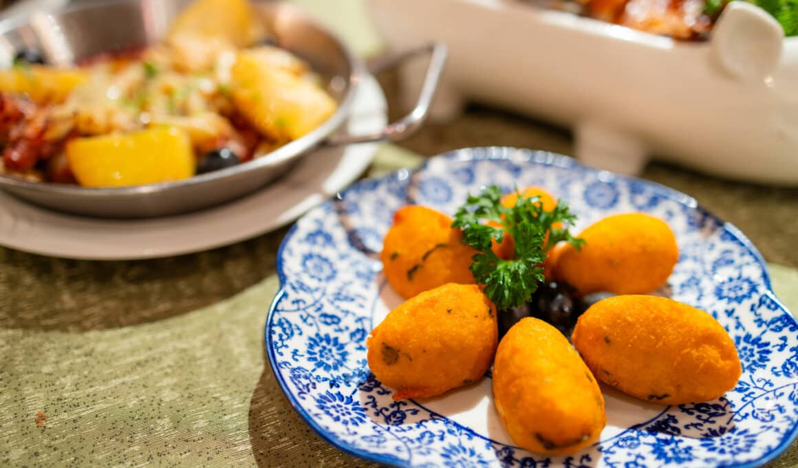Pastéis de Bacalhau beignets