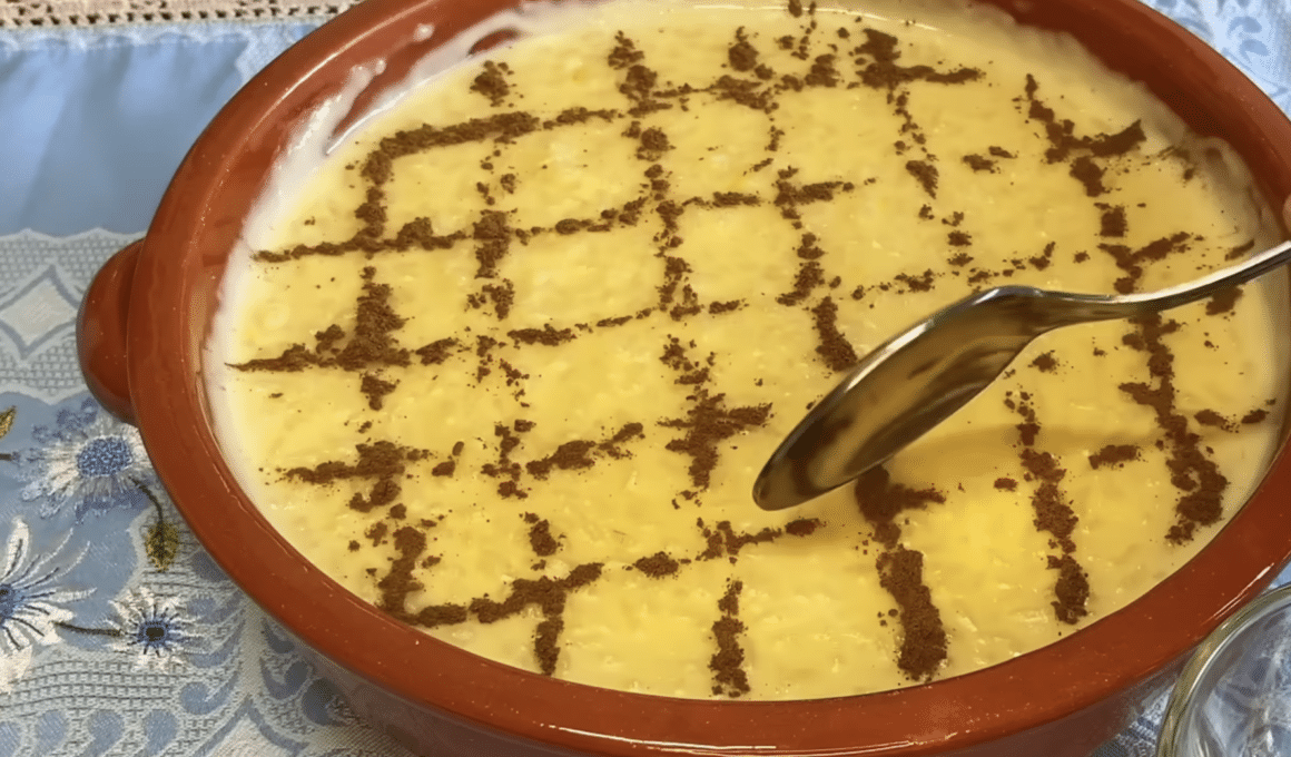 Arroz doce, riz au lait portugais à la cannelle