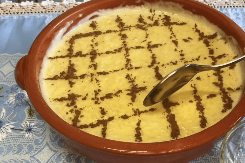 Arroz doce, riz au lait portugais à la cannelle