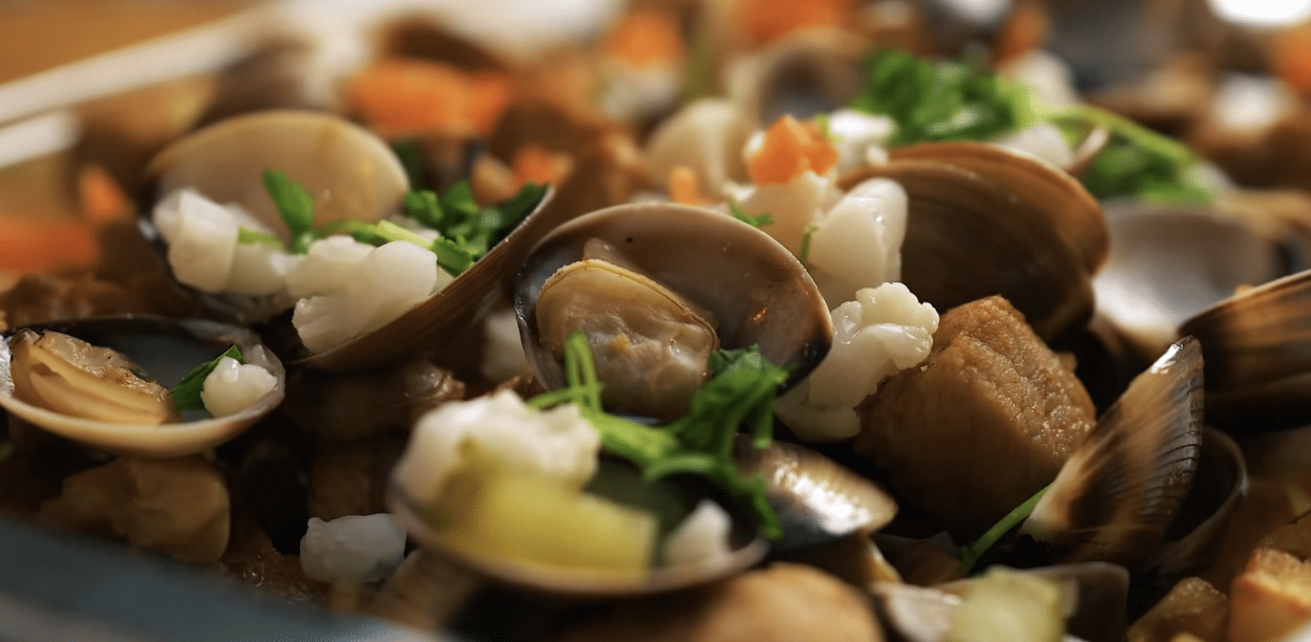 Carne de Porco à Alentejana : recette authentique du porc aux palourdes portugais